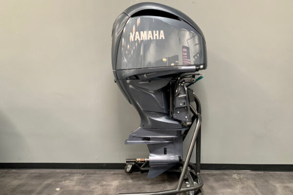 Yamaha 300hp DEC Outboard | LF300XCB | Scratch & Dent | 0982 - Image 2